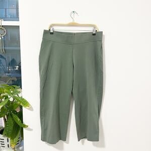Lands' End Green Starfish Cropped Sweatpants Size Large 14-16